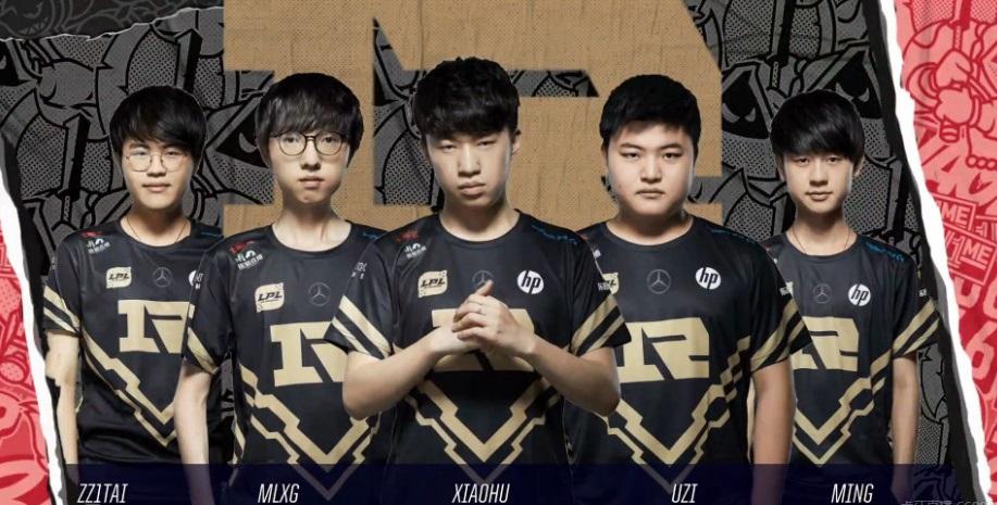 在足球的绿 在足球的绿