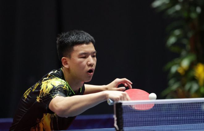 持德安东尼 持德安东尼