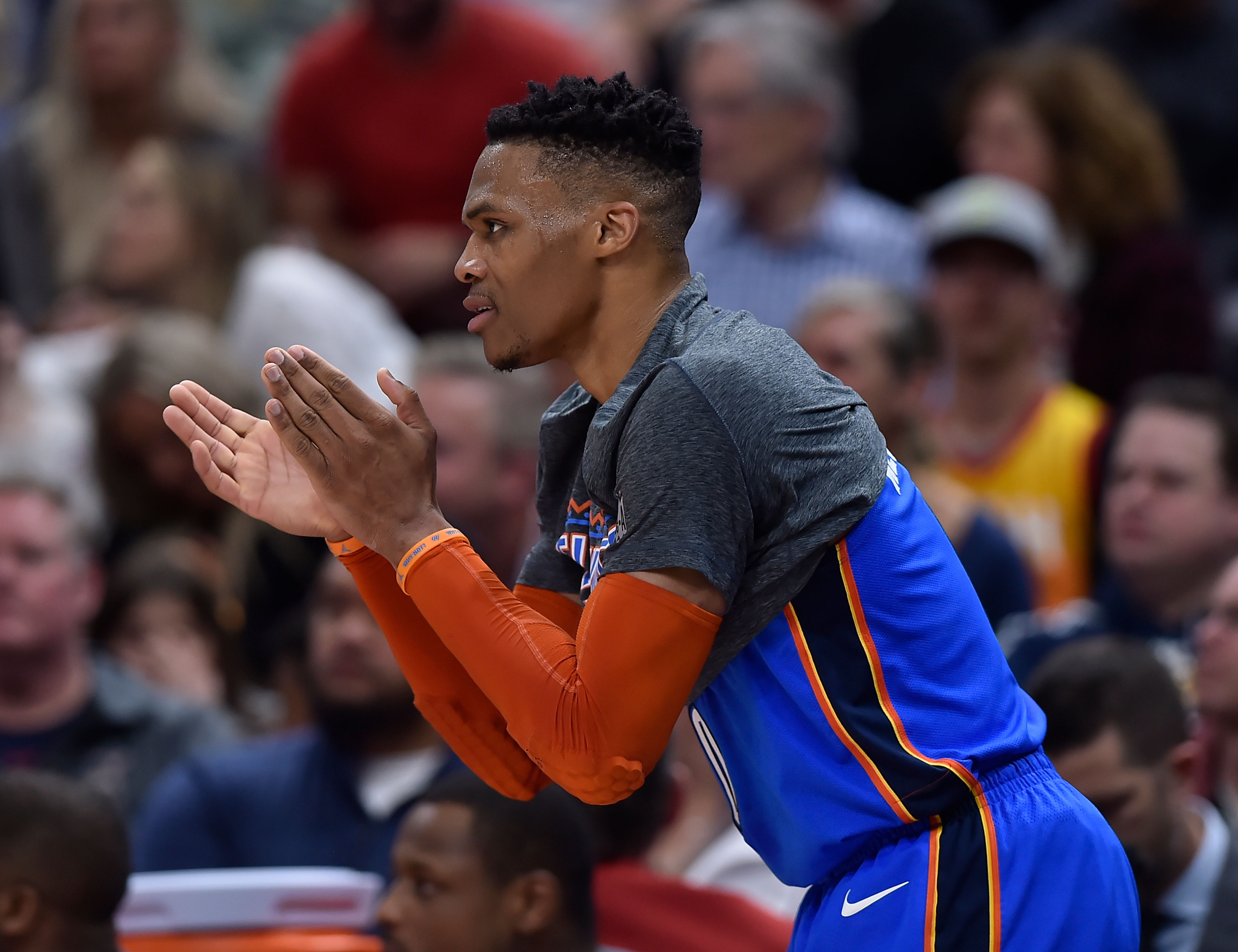 周一将获颁 周一将获颁