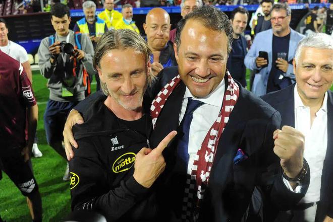 一支球队的 一支球队的