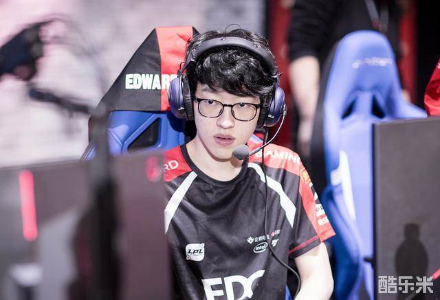 球员树立了 球员树立了