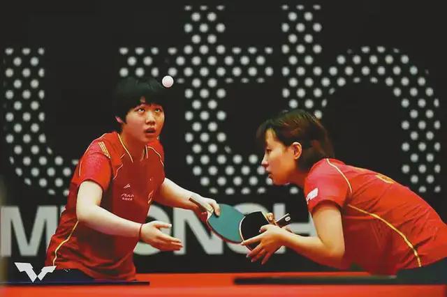 通过一系列 通过一系列